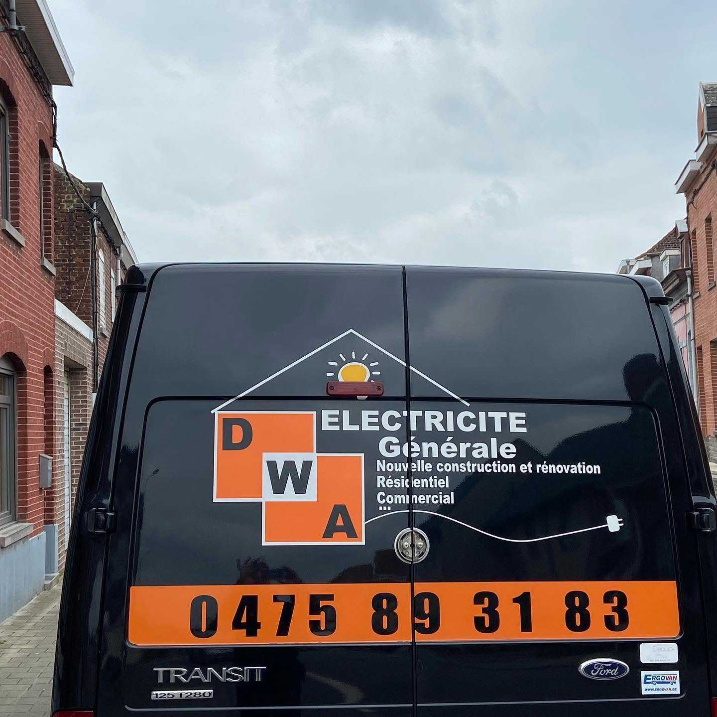 Camionnette de DWA Électricité Générale à Mouscron